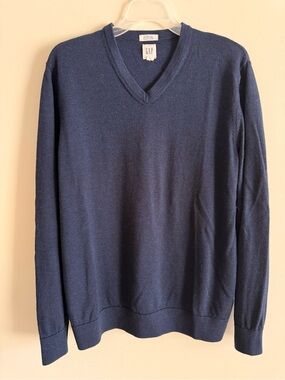 GAP Men's Dark Navy V-Neck Sweater